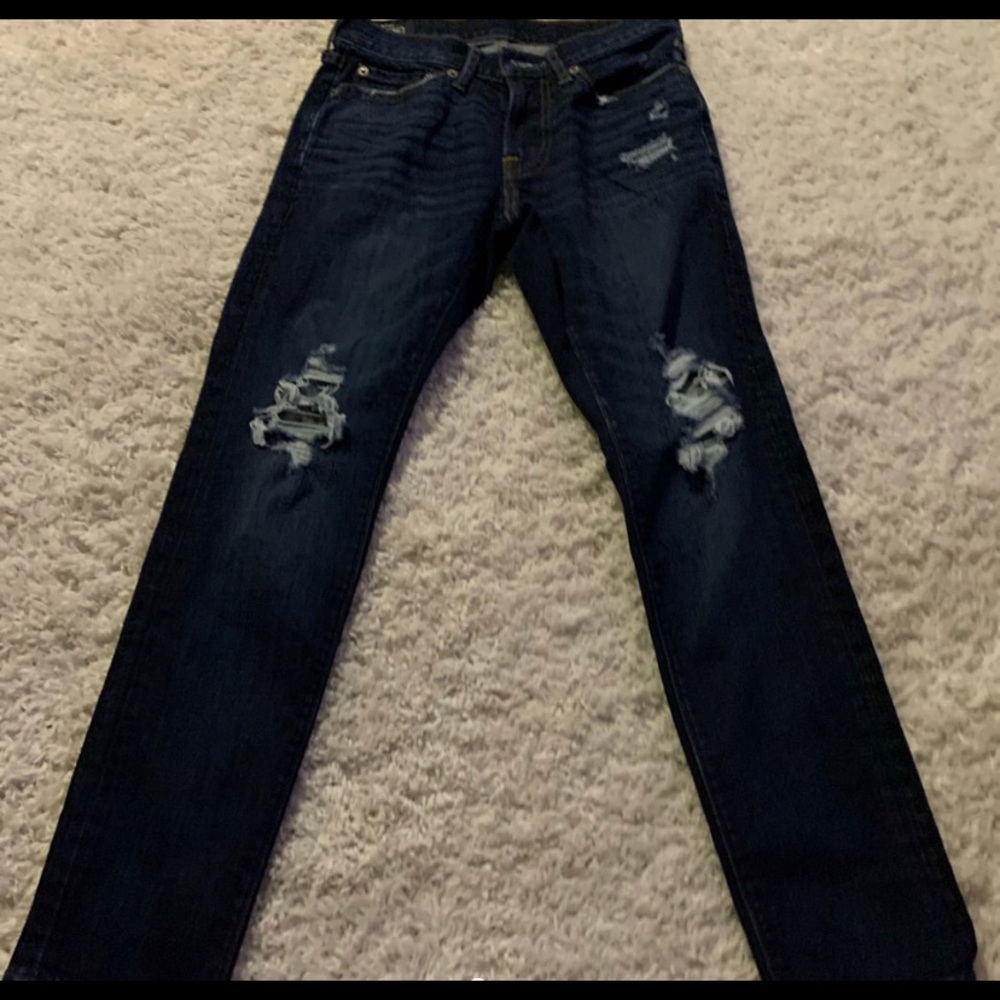 Men jeans.. size “28w 28 L”